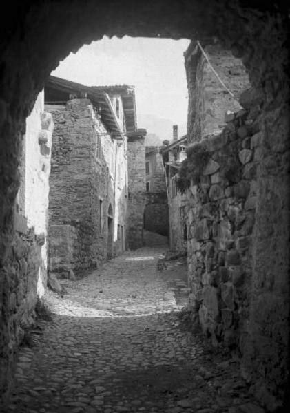 prestine_1958_viacrocedomini_dopoelredeholt.jpg